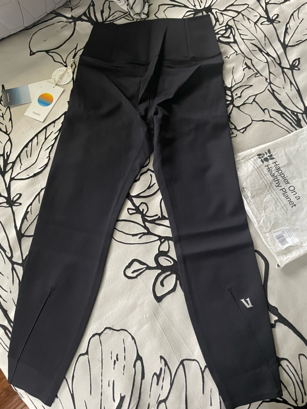 Vuori Black Evolve Legging - Women's - Picture 2 of 4